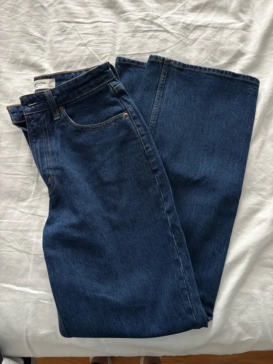 Abercombie High Rise 90s Relaxed Jean - Picture 4 of 5